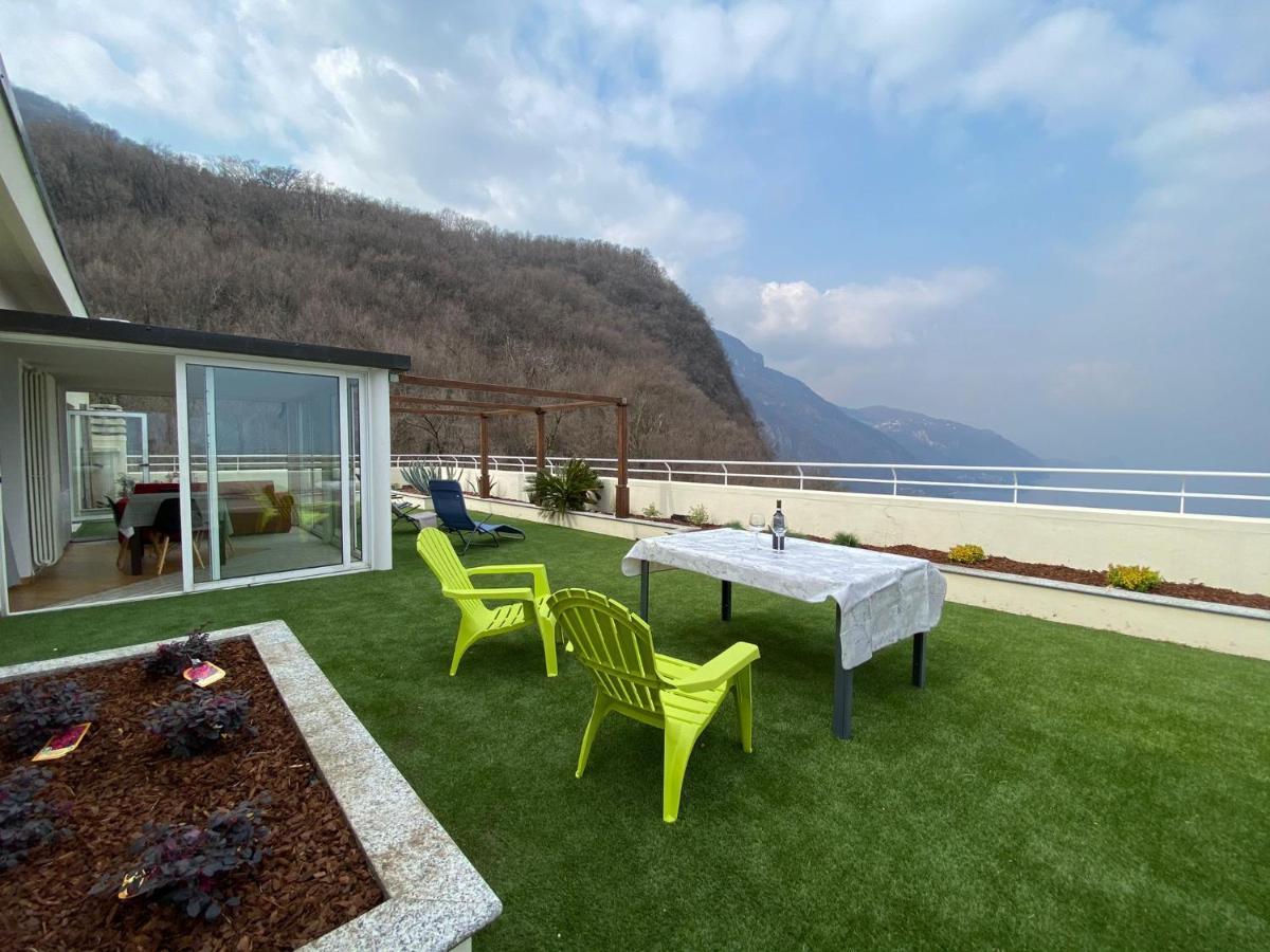 Attico With Big Terrace In Residence With Pool Valbrona Exteriér fotografie